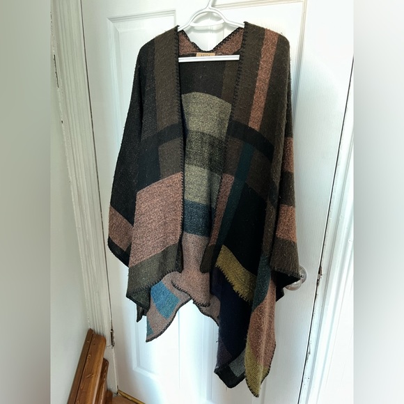 Shawl - Picture 1 of 2